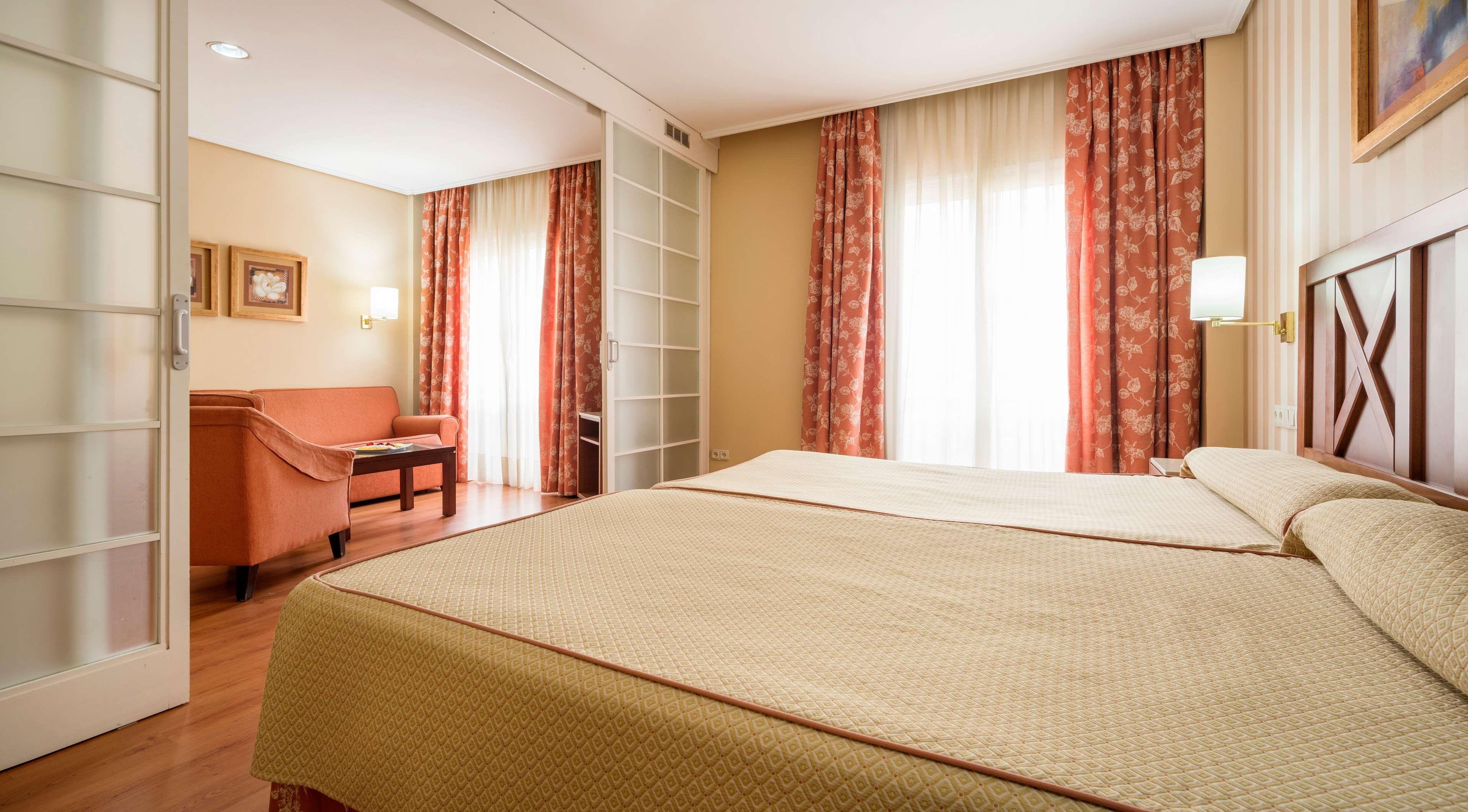 סן חואן דה אזנלפארצ'ה Ilunion Alcora Sevilla מראה חיצוני תמונה Room at the hotel