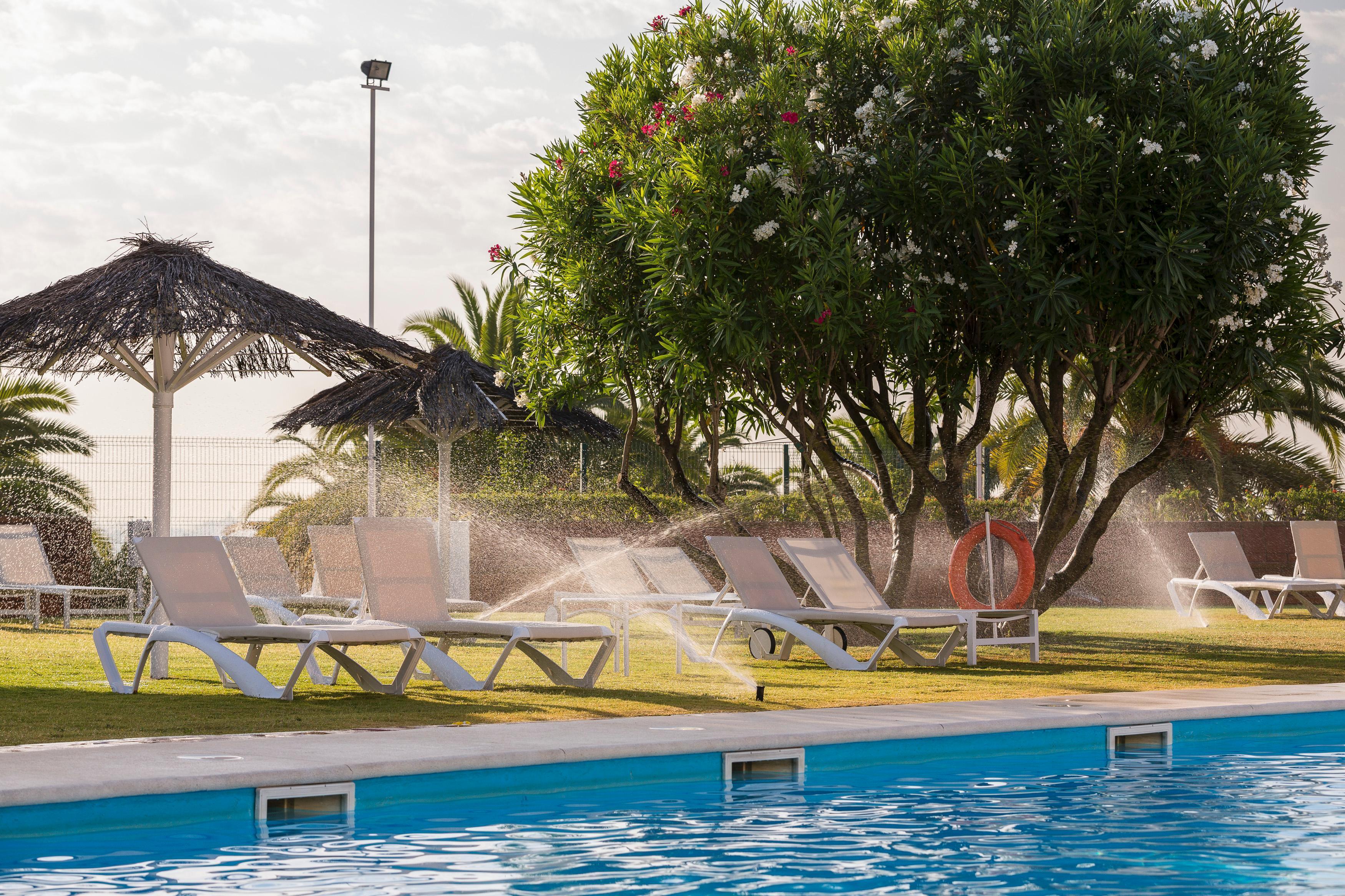 סן חואן דה אזנלפארצ'ה Ilunion Alcora Sevilla מראה חיצוני תמונה The hotel has a swimming pool
