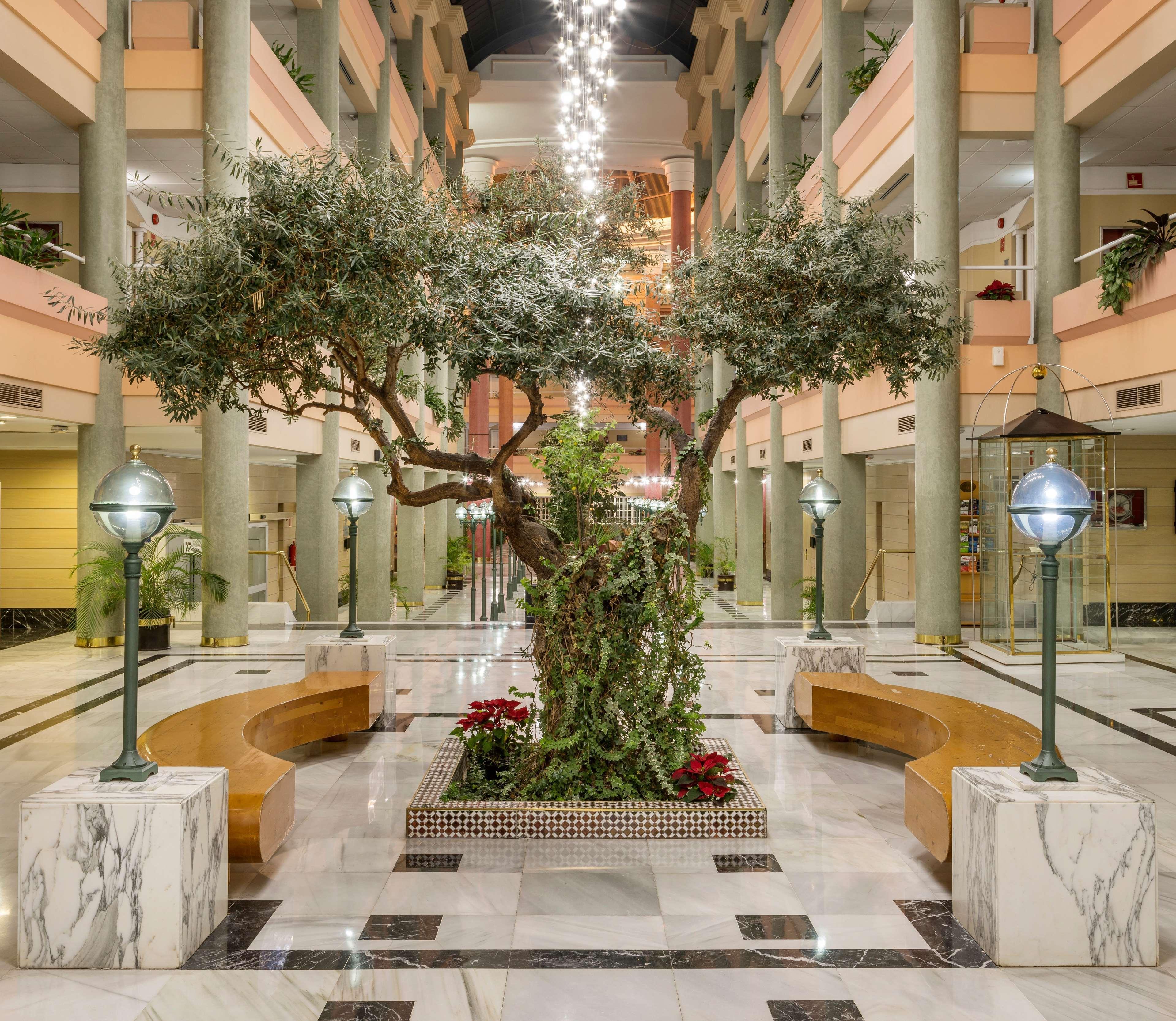 סן חואן דה אזנלפארצ'ה Ilunion Alcora Sevilla מראה חיצוני תמונה Interior of the hotel